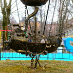 Металлическая скульптура "Воздухоплаватель"