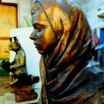 Бронзовая скульптура "Девушка" фрагмент