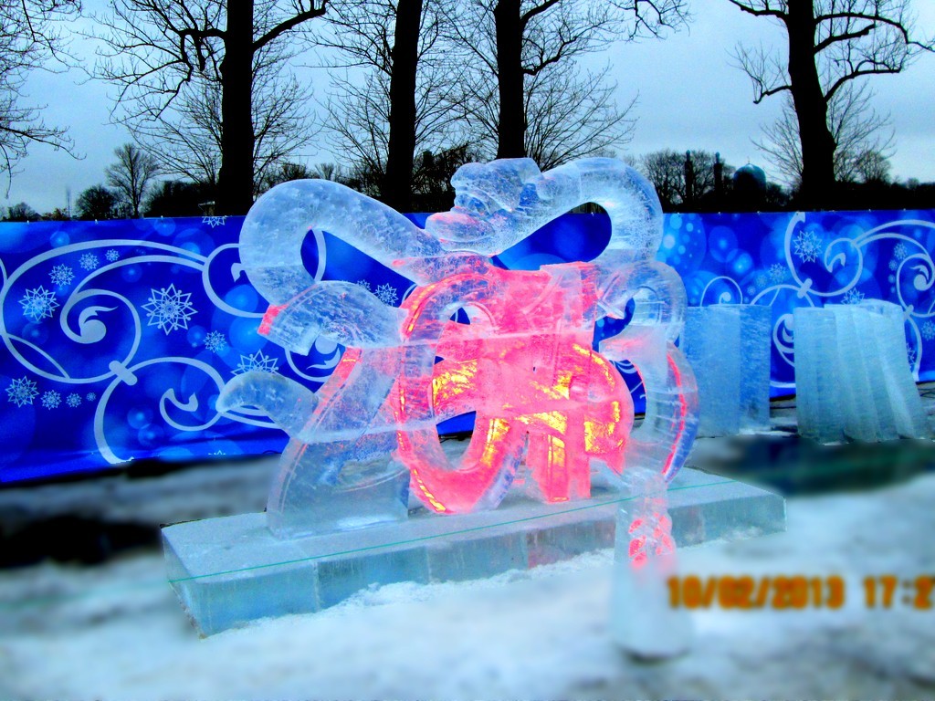 Ледовые городки и скульптура из льда